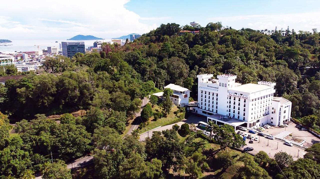 The Palace Hotel Kota Kinabalu Bagian luar foto