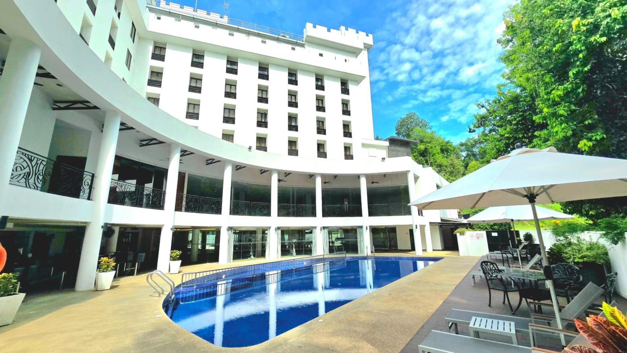 The Palace Hotel Kota Kinabalu Bagian luar foto